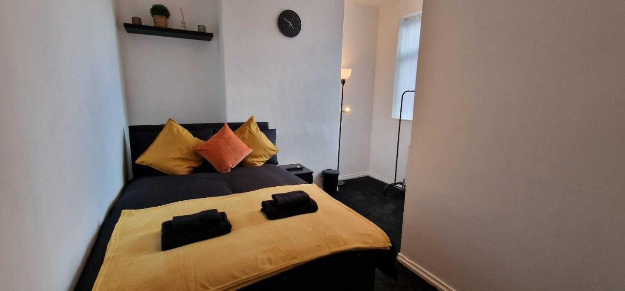 Sapphire Apartments Cardiff Bagian luar foto