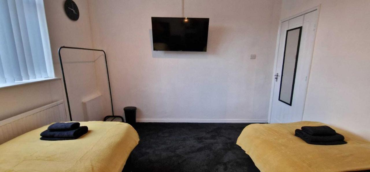 Sapphire Apartments Cardiff Bagian luar foto