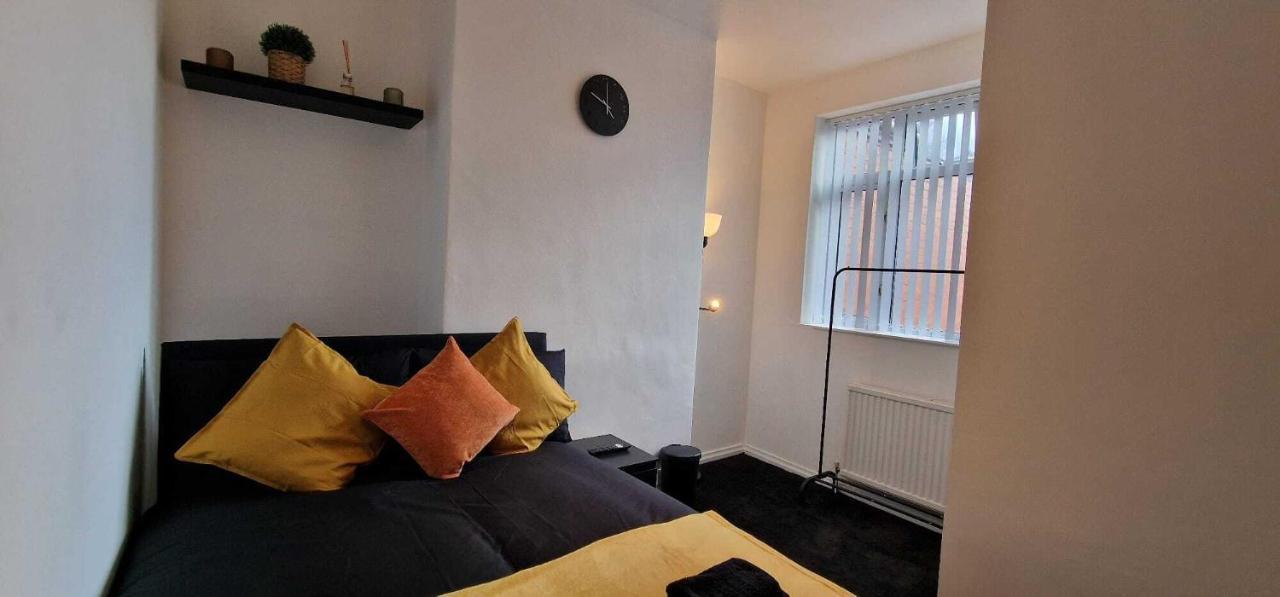 Sapphire Apartments Cardiff Bagian luar foto