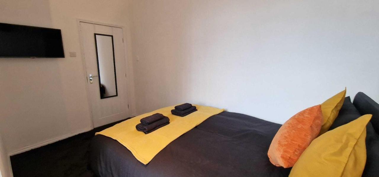 Sapphire Apartments Cardiff Bagian luar foto