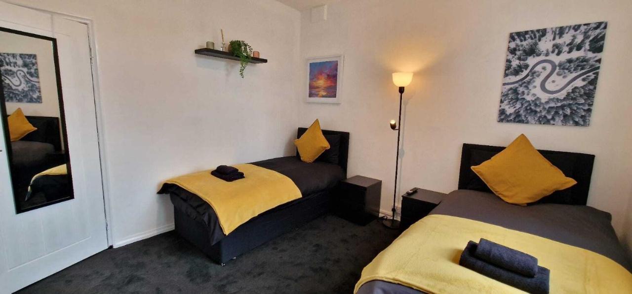 Sapphire Apartments Cardiff Bagian luar foto