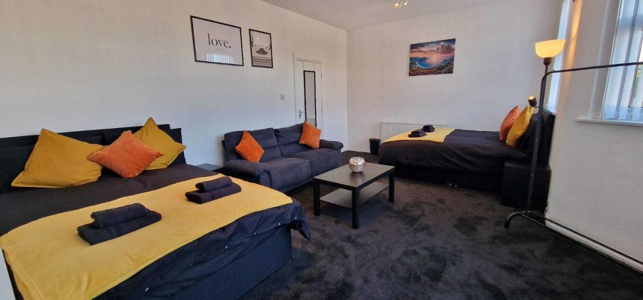 Sapphire Apartments Cardiff Bagian luar foto