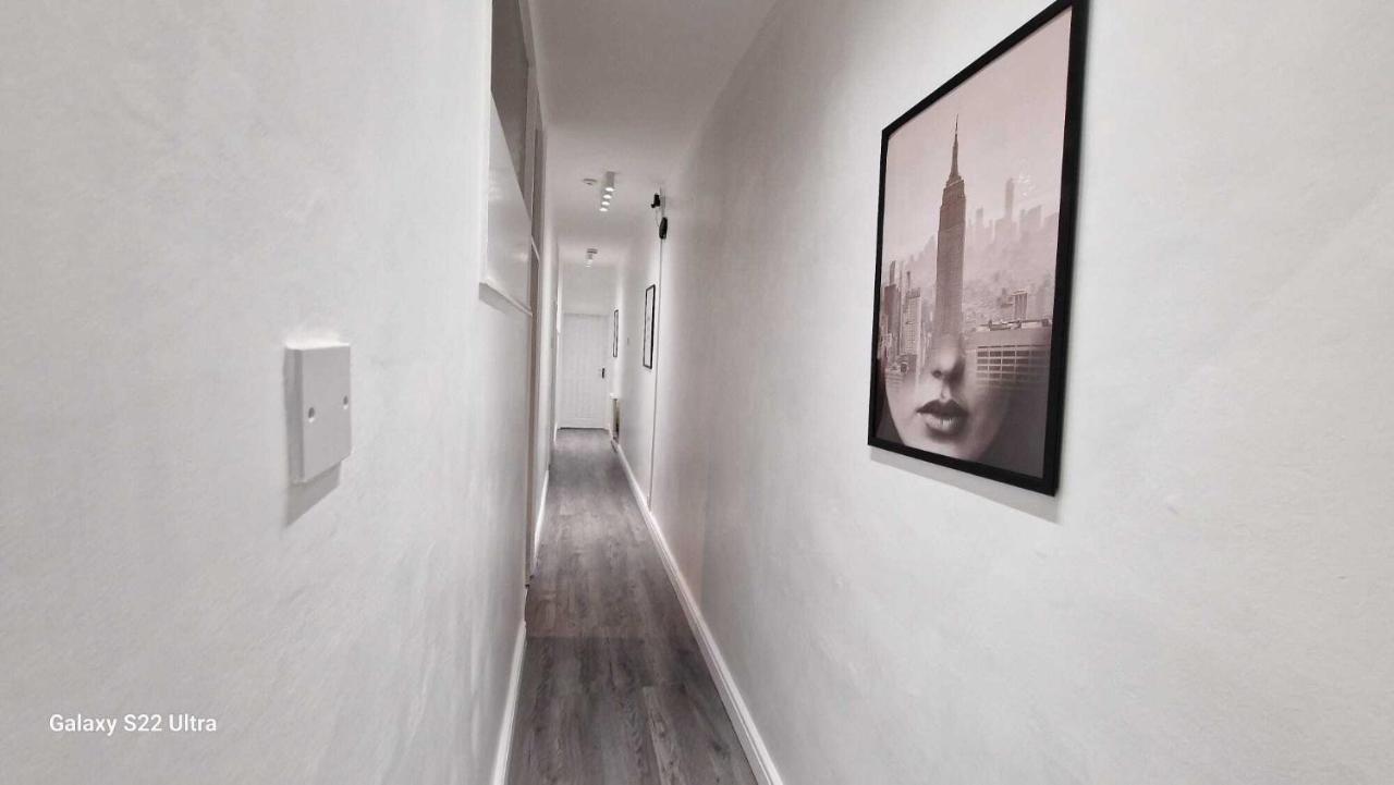 Sapphire Apartments Cardiff Bagian luar foto