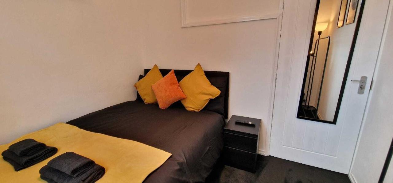 Sapphire Apartments Cardiff Bagian luar foto