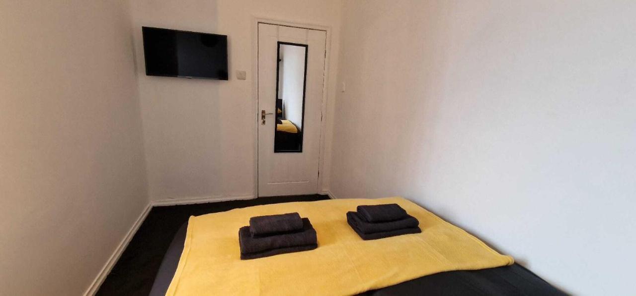 Sapphire Apartments Cardiff Bagian luar foto